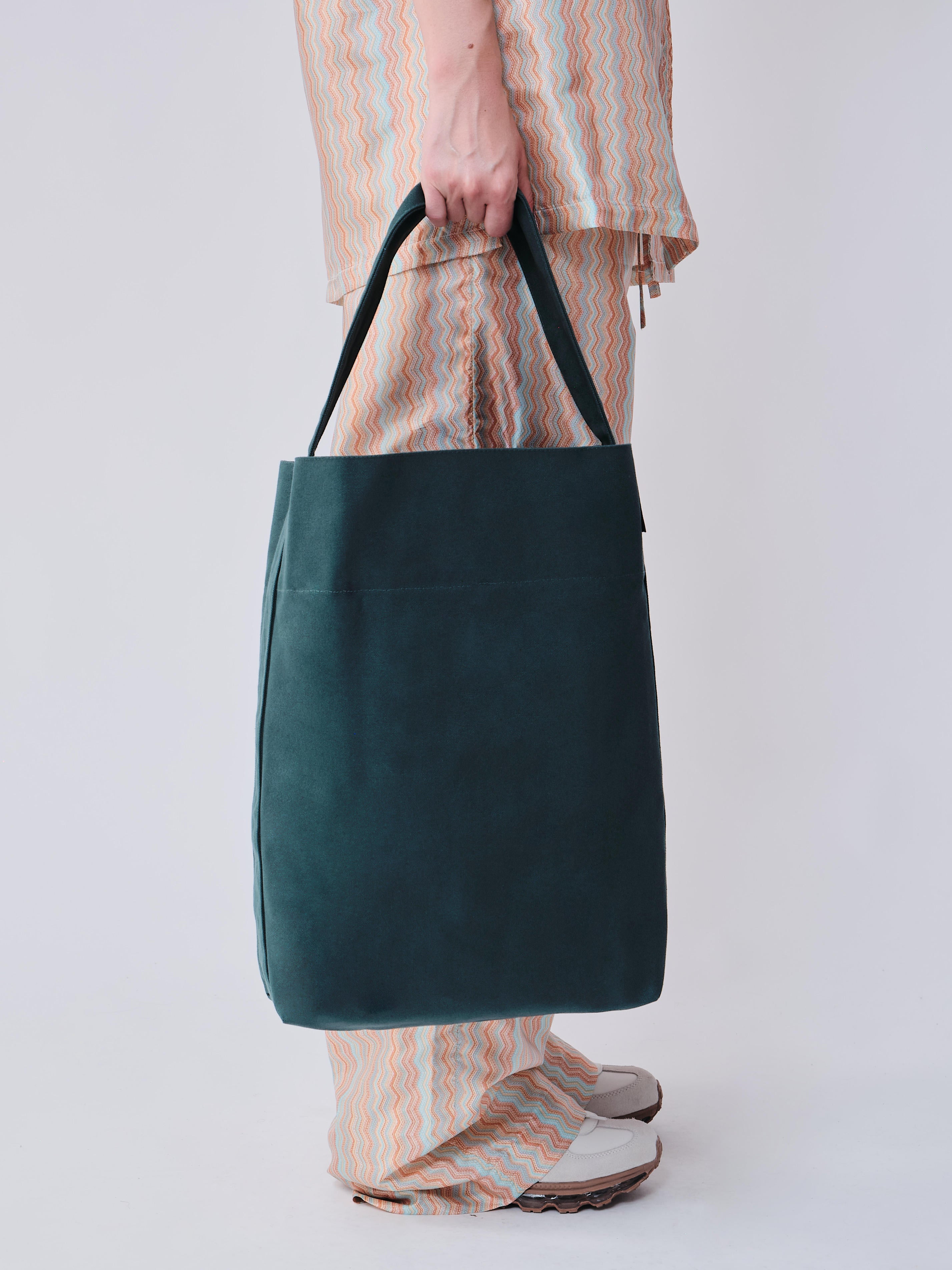 Bucket Tote in Moss (Water Repellent Cotton)