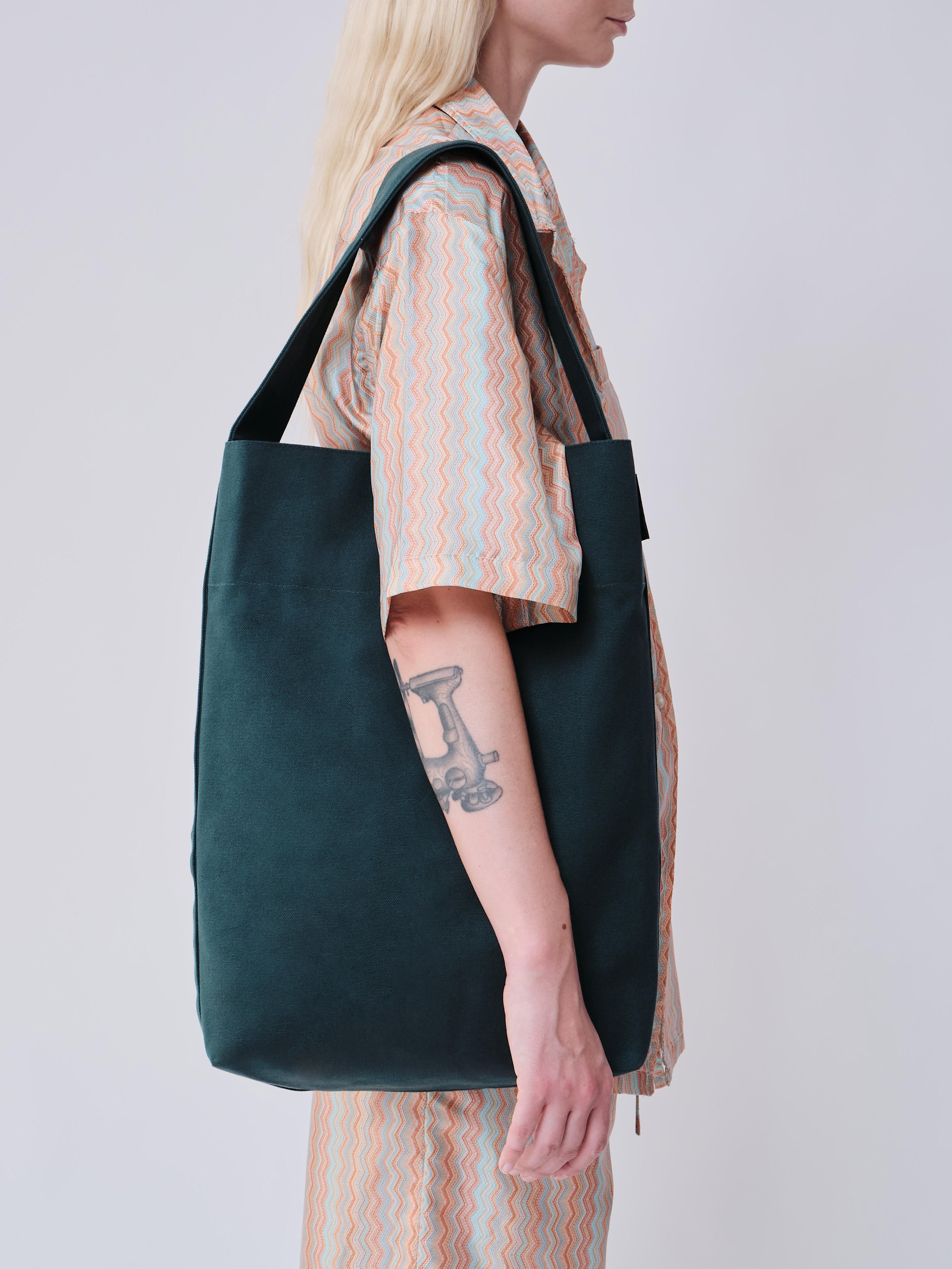 Bucket Tote in Moss (Water Repellent Cotton)