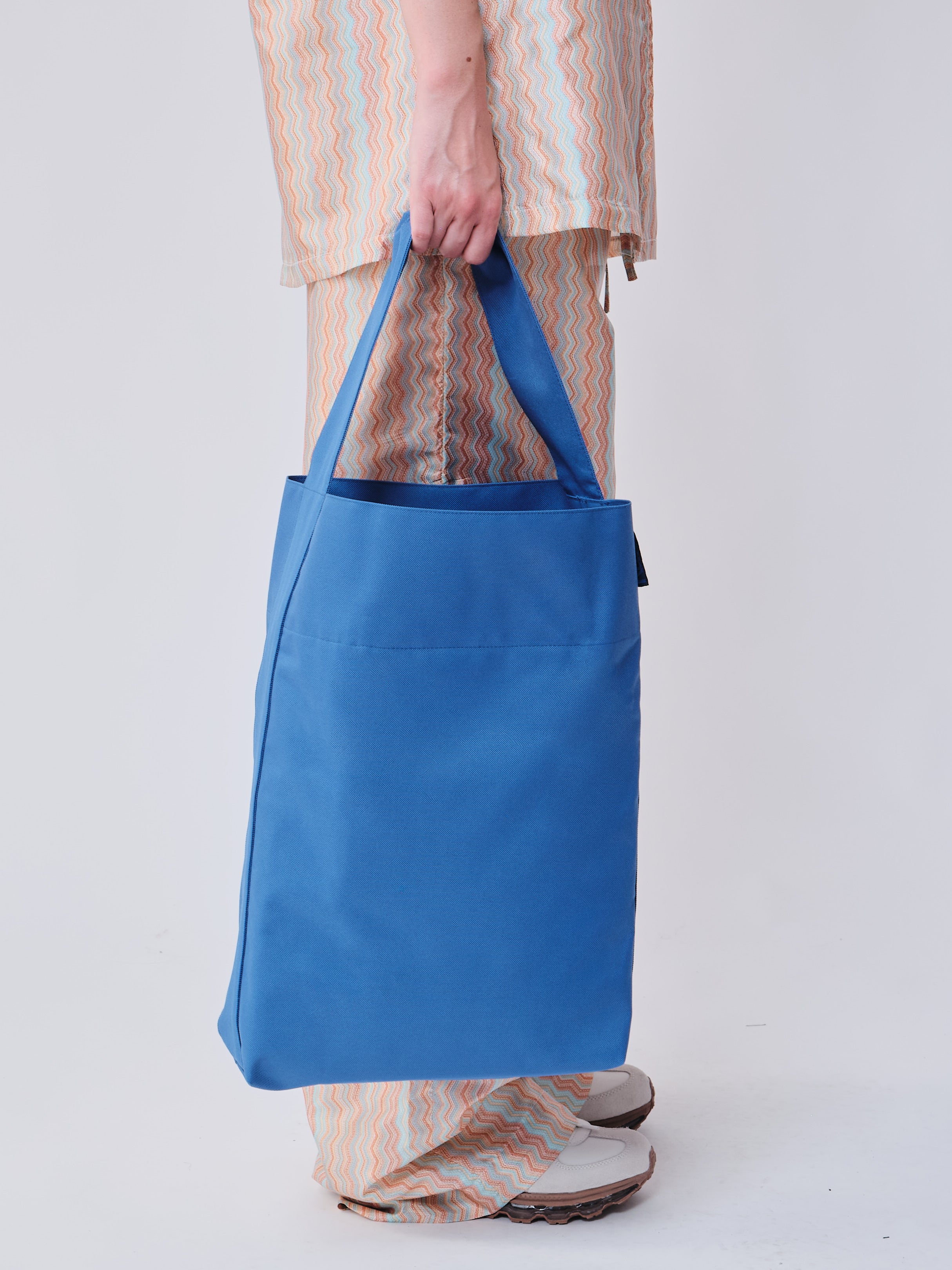 Bucket Tote in Cobalt